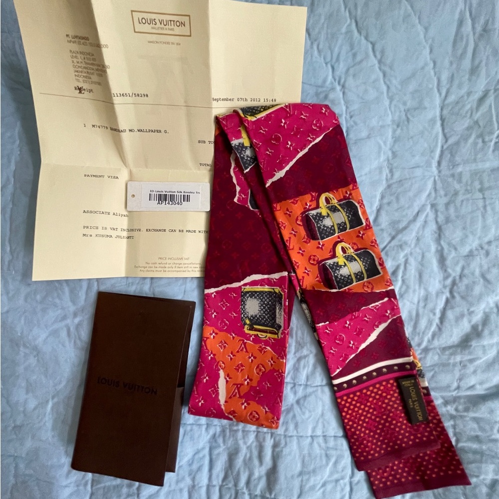 Louis Vuitton Fuchsia and Burgundy 100% Silk Bandeau With Original Receipt - Picture 10 of 10